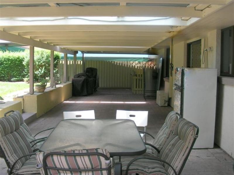 On Acacia Place, Camira QLD 4300