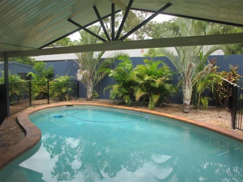 On Hayes Avenue, Camira QLD 4300