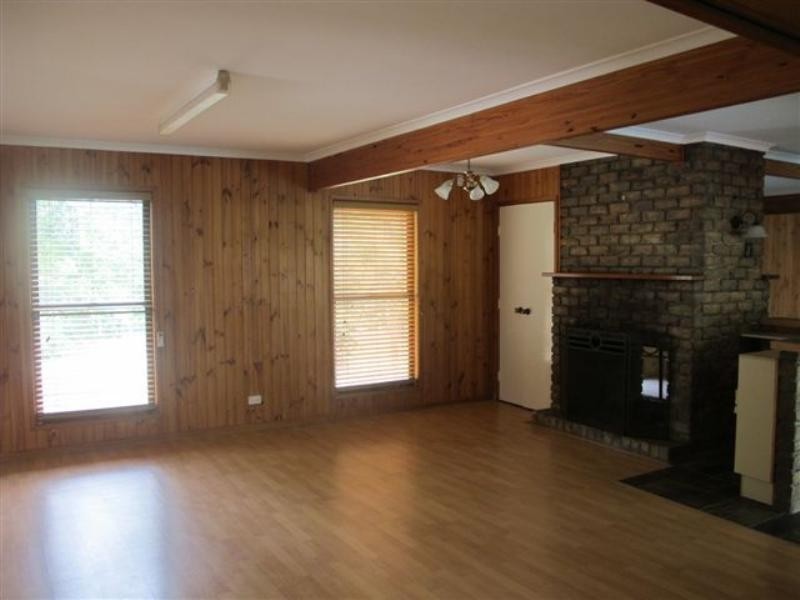 On Hayes Avenue, Camira QLD 4300