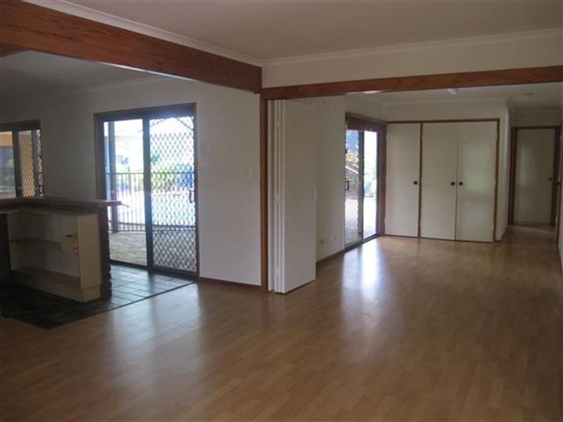 On Hayes Avenue, Camira QLD 4300