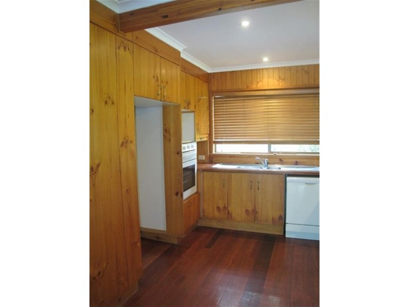 On Hayes Avenue, Camira QLD 4300