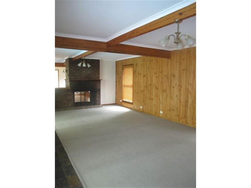 On Hayes Avenue, Camira QLD 4300