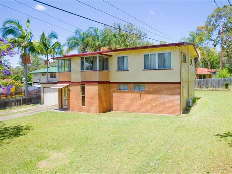 On Addison Road, Camira QLD 4300