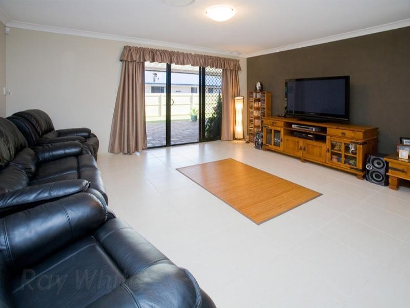 27 Riverside Crescent, Springfield Lakes QLD 4300