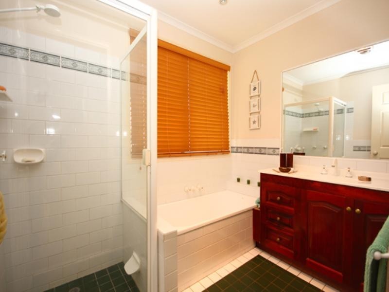 45 Streamview Crescent, Springfield QLD 4300