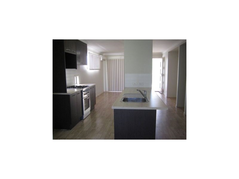 8 Parkview Drive, Springfield Lakes QLD 4300