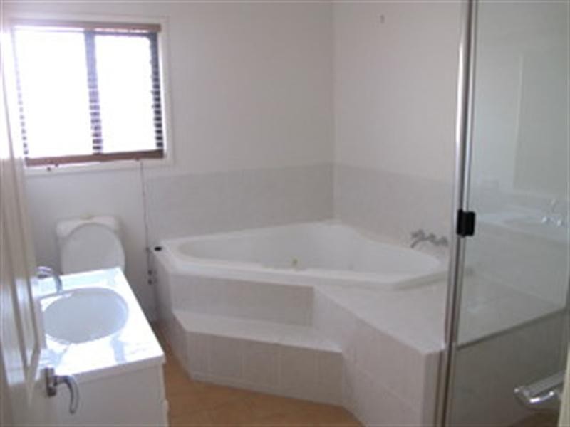 On Viewpoint Drive, Springfield Lakes QLD 4300