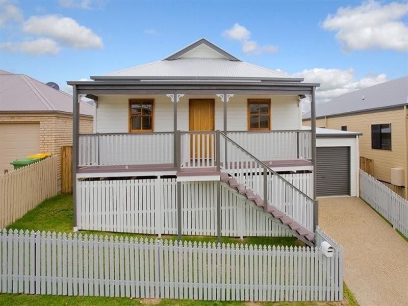 On Park Edge Drive, Springfield Lakes QLD 4300