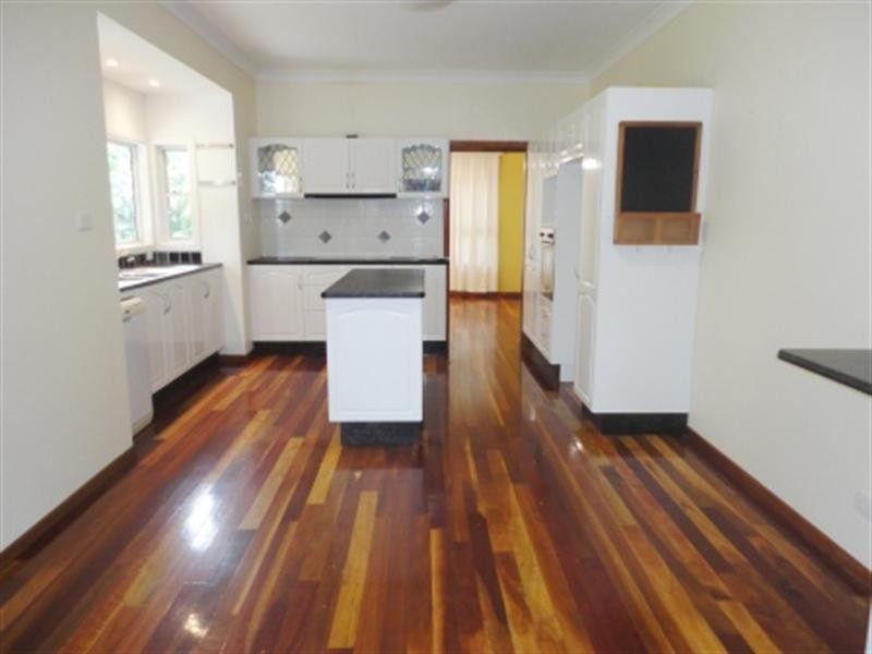 On Jean Road, Camira QLD 4300