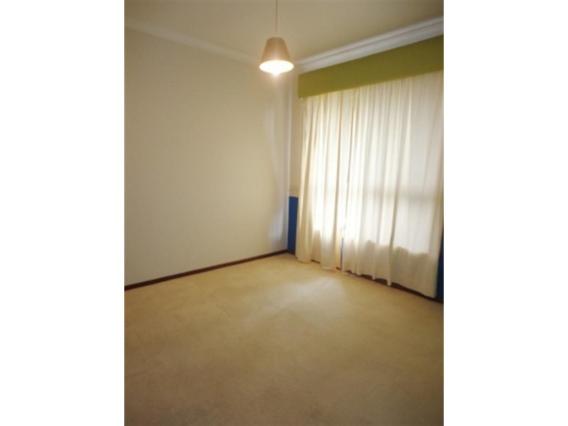 On Jean Road, Camira QLD 4300