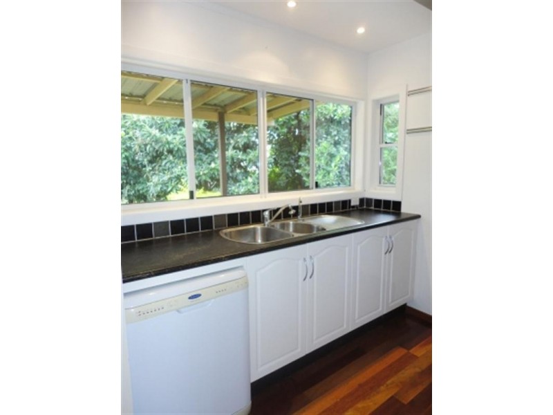 On Jean Road, Camira QLD 4300