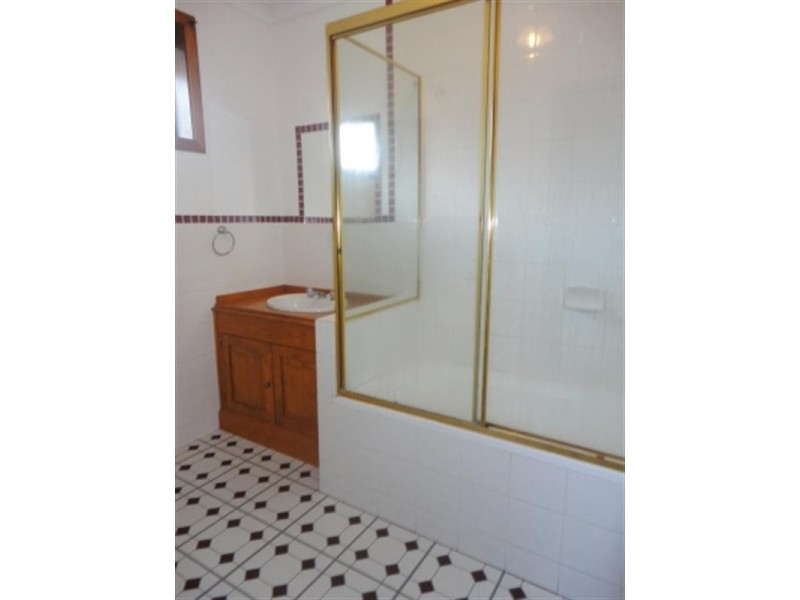 On Jean Road, Camira QLD 4300