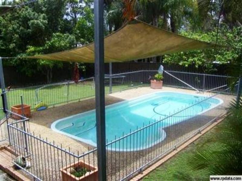 On Jean Road, Camira QLD 4300