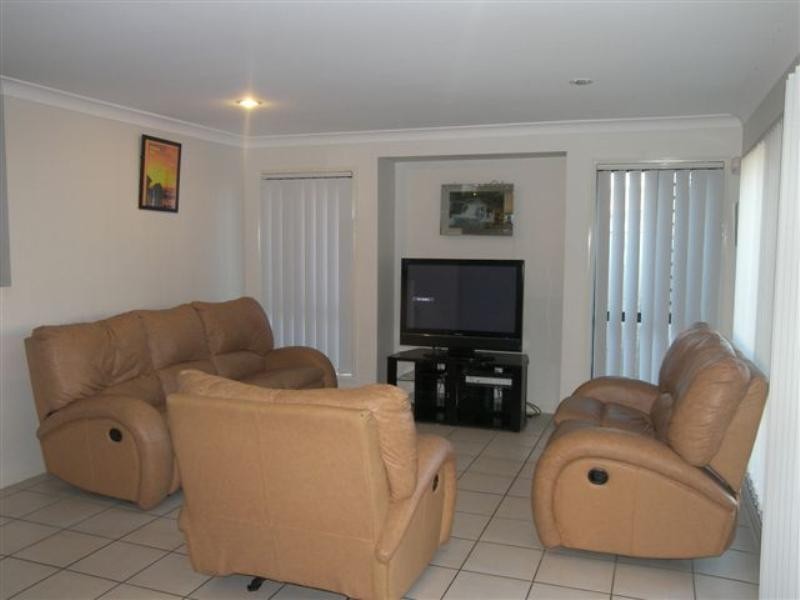 10 Esperance Crescent, Springfield Lakes QLD 4300