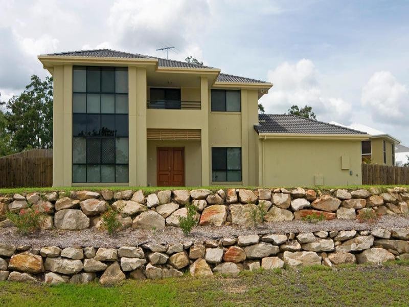 On Viewpoint Drive, Springfield Lakes QLD 4300