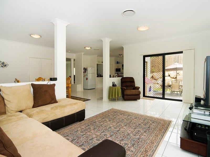 On Viewpoint Drive, Springfield Lakes QLD 4300