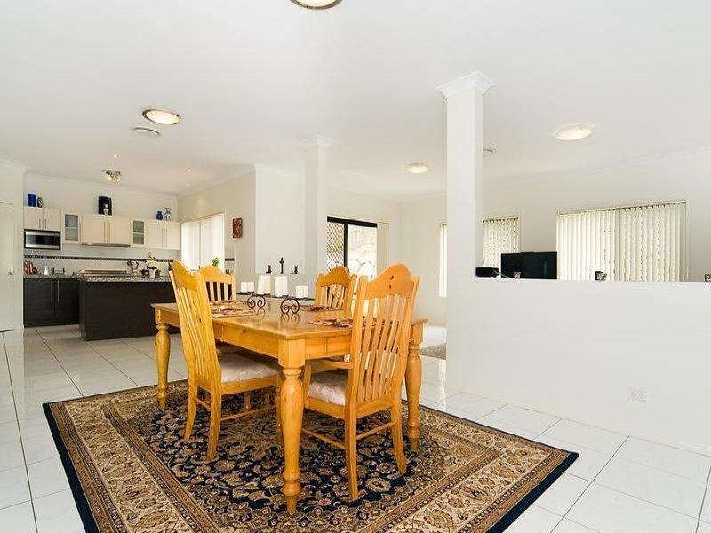 On Viewpoint Drive, Springfield Lakes QLD 4300