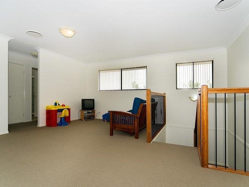 On Viewpoint Drive, Springfield Lakes QLD 4300