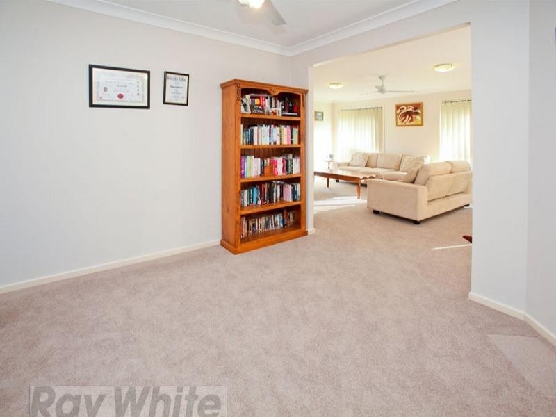 7 Vesta Close, Springfield Lakes QLD 4300