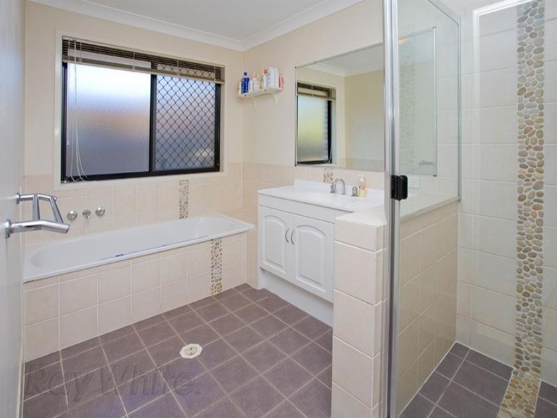 7 Vesta Close, Springfield Lakes QLD 4300