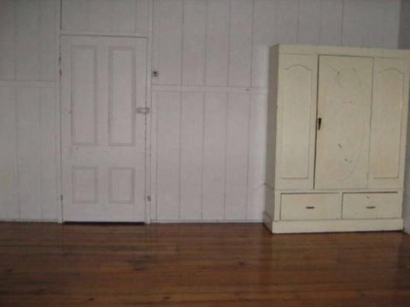 27 Pine Street, North Ipswich QLD 4305