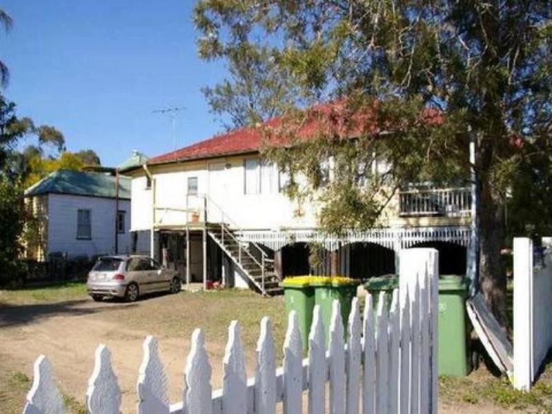 27 Pine Street, North Ipswich QLD 4305