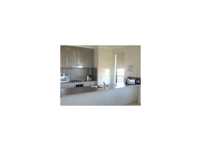 279 Lakeside Avenue, Springfield Lakes QLD 4300