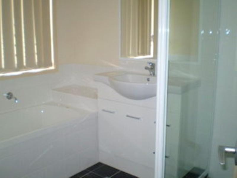 On Hibiscus Way, Springfield Lakes QLD 4300