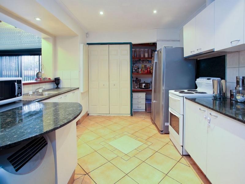 11 Dumfries Court, Camira QLD 4300