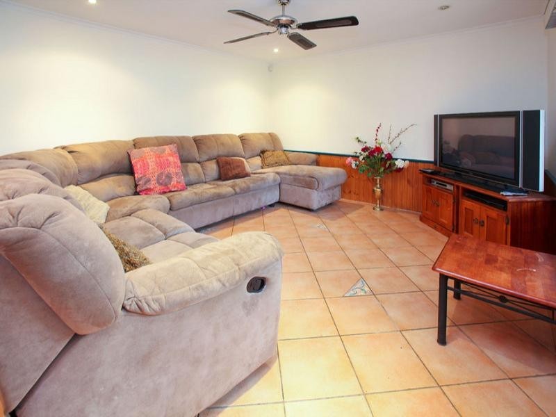 11 Dumfries Court, Camira QLD 4300