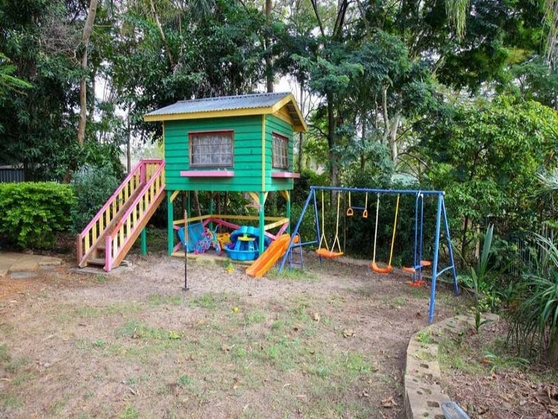 11 Dumfries Court, Camira QLD 4300