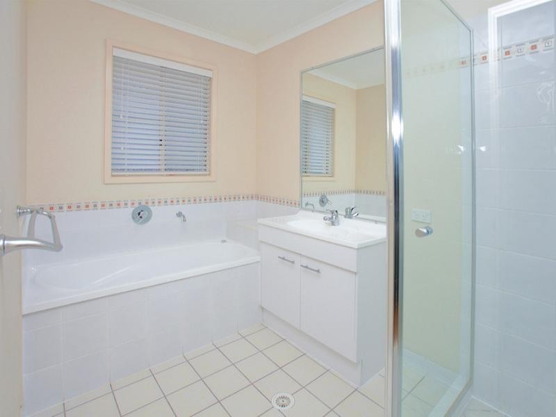 7 Abbey Court, Springfield Lakes QLD 4300