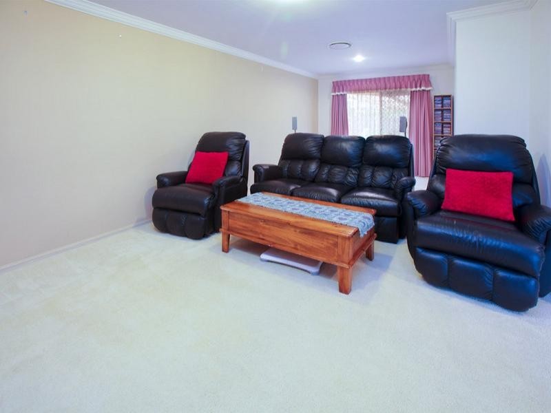 1 Hicklin Street, Springfield QLD 4300