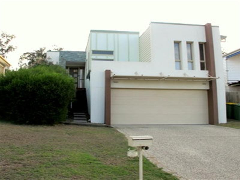 On Heathwood Place, Collingwood Park QLD 4301