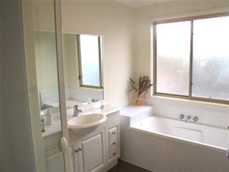 On Heathwood Place, Collingwood Park QLD 4301