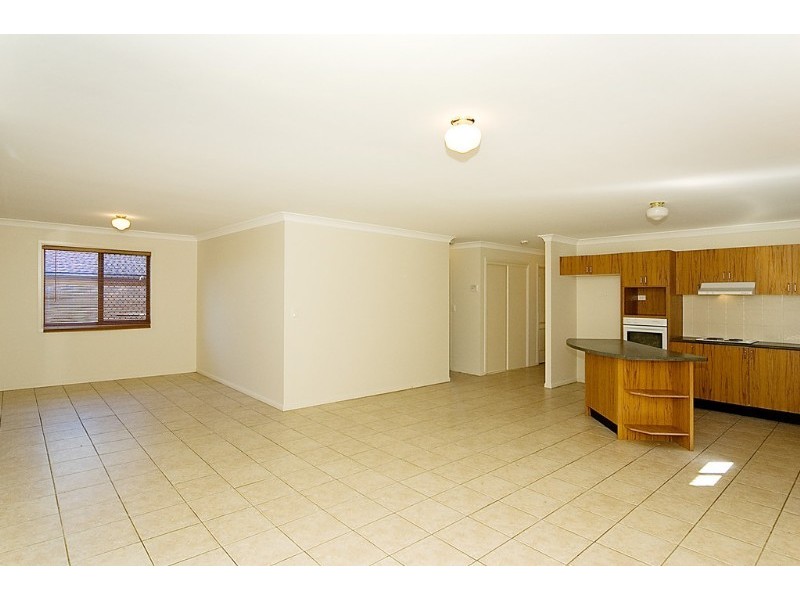 33 Berkshire Place, Springfield Lakes QLD 4300