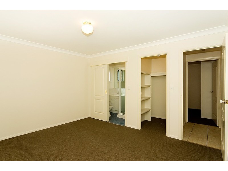33 Berkshire Place, Springfield Lakes QLD 4300