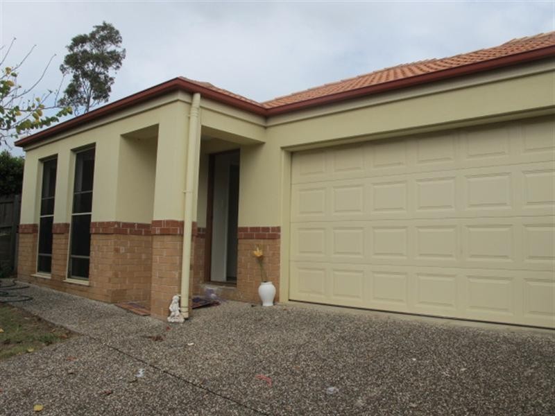 On Vistulla Crescent, Springfield QLD 4300