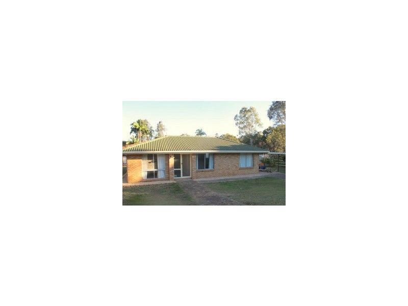 On Robin Street, Camira QLD 4300