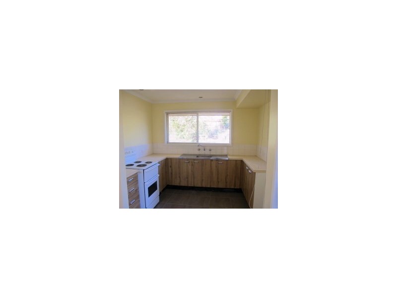 On Robin Street, Camira QLD 4300