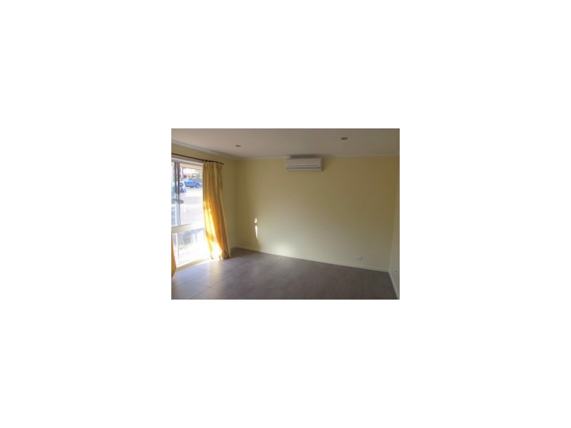 On Robin Street, Camira QLD 4300