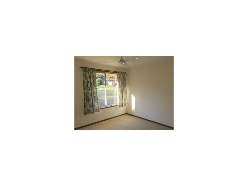 On Robin Street, Camira QLD 4300