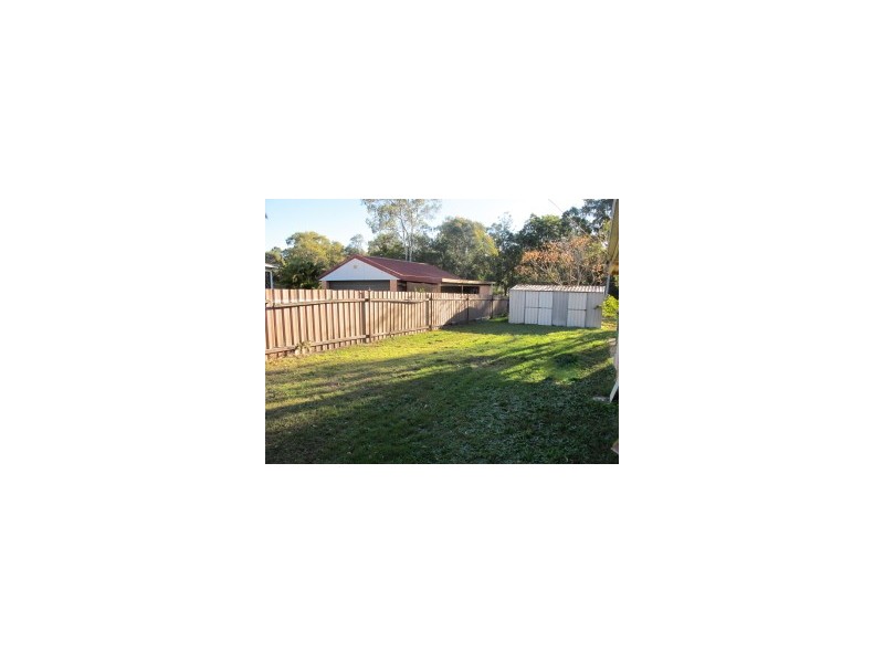On Robin Street, Camira QLD 4300