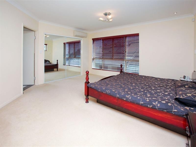 37 Viewpoint Drive, Springfield Lakes QLD 4300