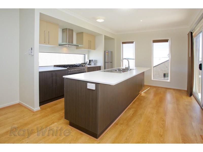 22 Park Edge Drive, Springfield Lakes QLD 4300