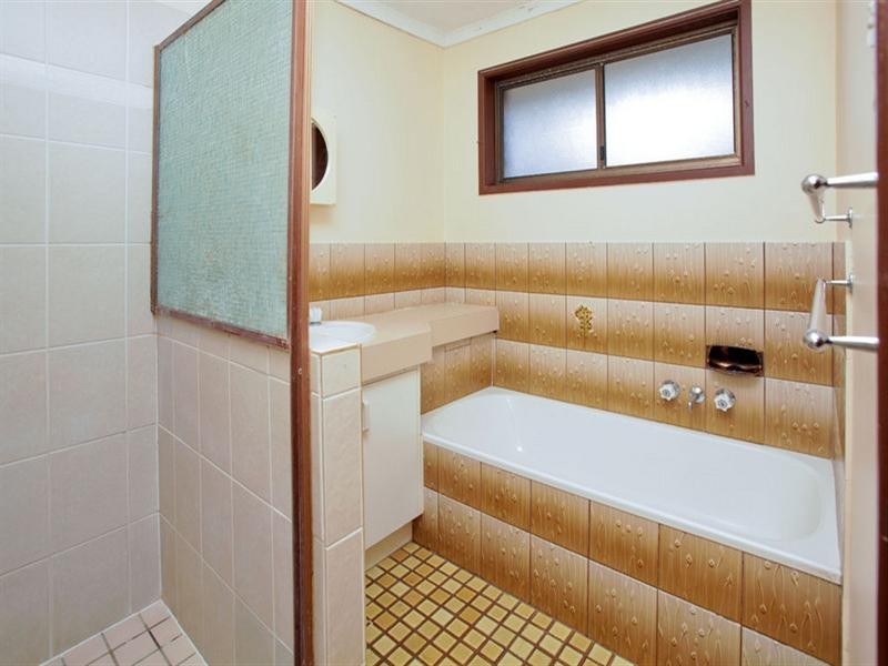 16 Cochrane Street, Camira QLD 4300