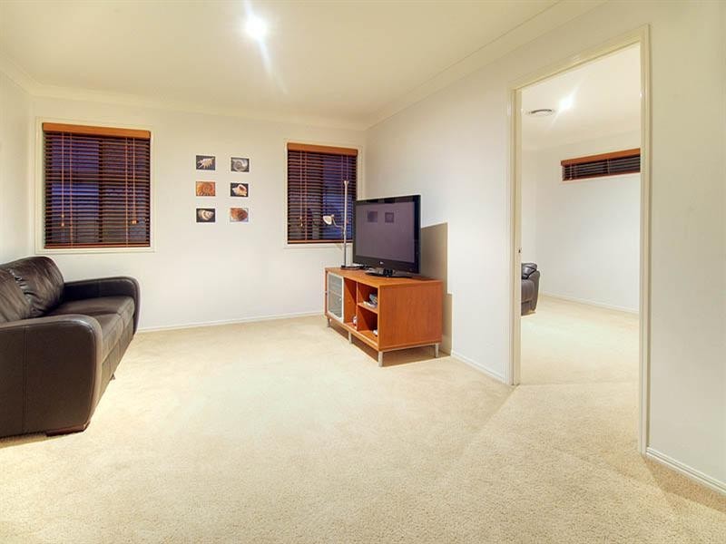 30 Admiral Crescent, Springfield Lakes QLD 4300