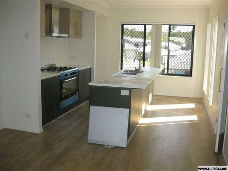 13 Hyde Avenue, Springfield Lakes QLD 4300