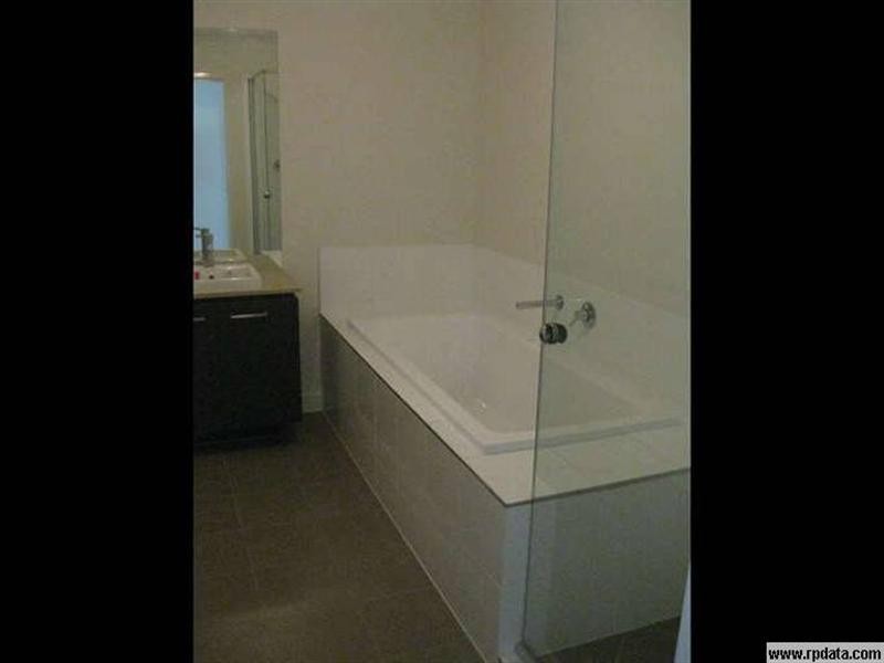 13 Hyde Avenue, Springfield Lakes QLD 4300