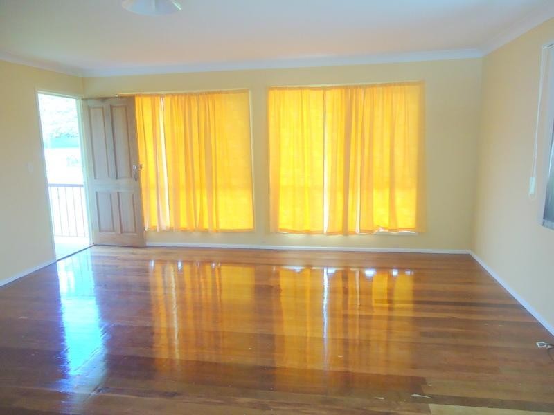 On Dwyer Street, Camira QLD 4300